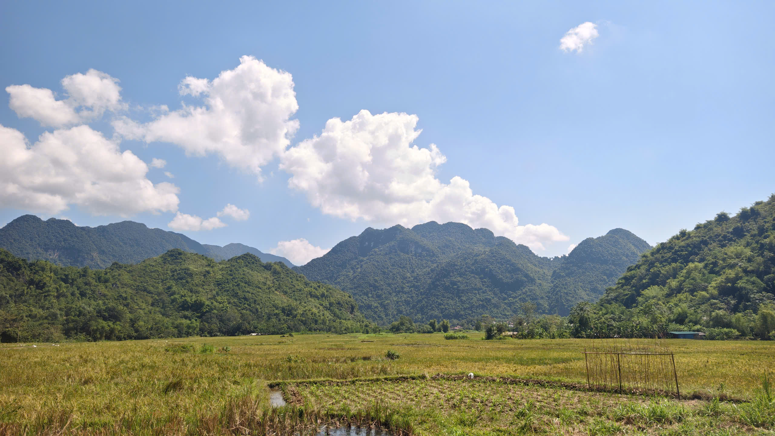 Một góc Cổ Lũng. Ảnh: Huy Thông