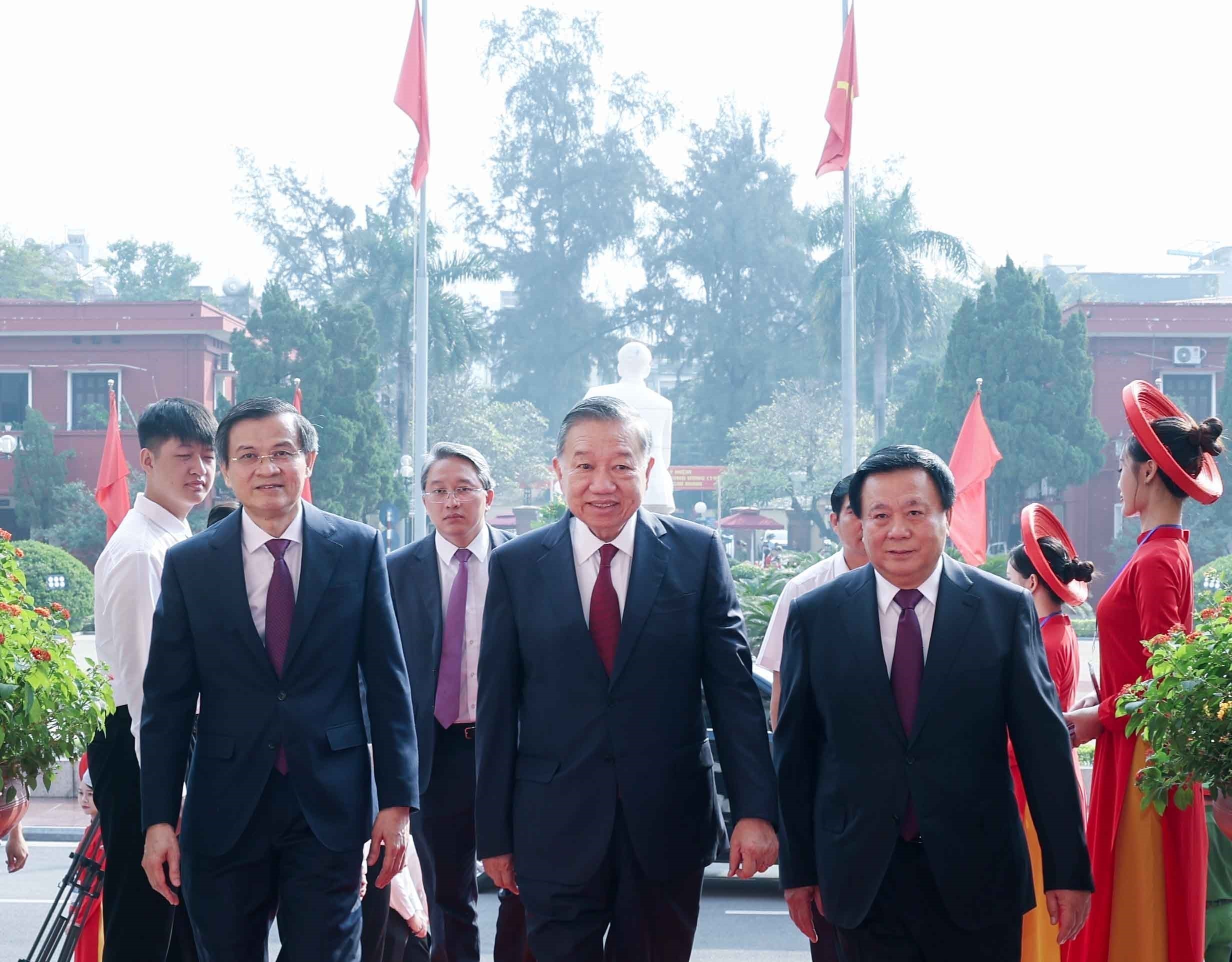 Sáng 29/10/2026, tại Hà Nội, Tổng Bí thư, Chủ tịch nước Tô Lâm dự Lễ kỷ niệm 30 năm Ngày thành lập Hội đồng Lý luận Trung ương (30/10/1996 - 30/10/2026) và đón nhận Huân chương Hồ Chí Minh. Ảnh: Thống Nhất – TTXVN