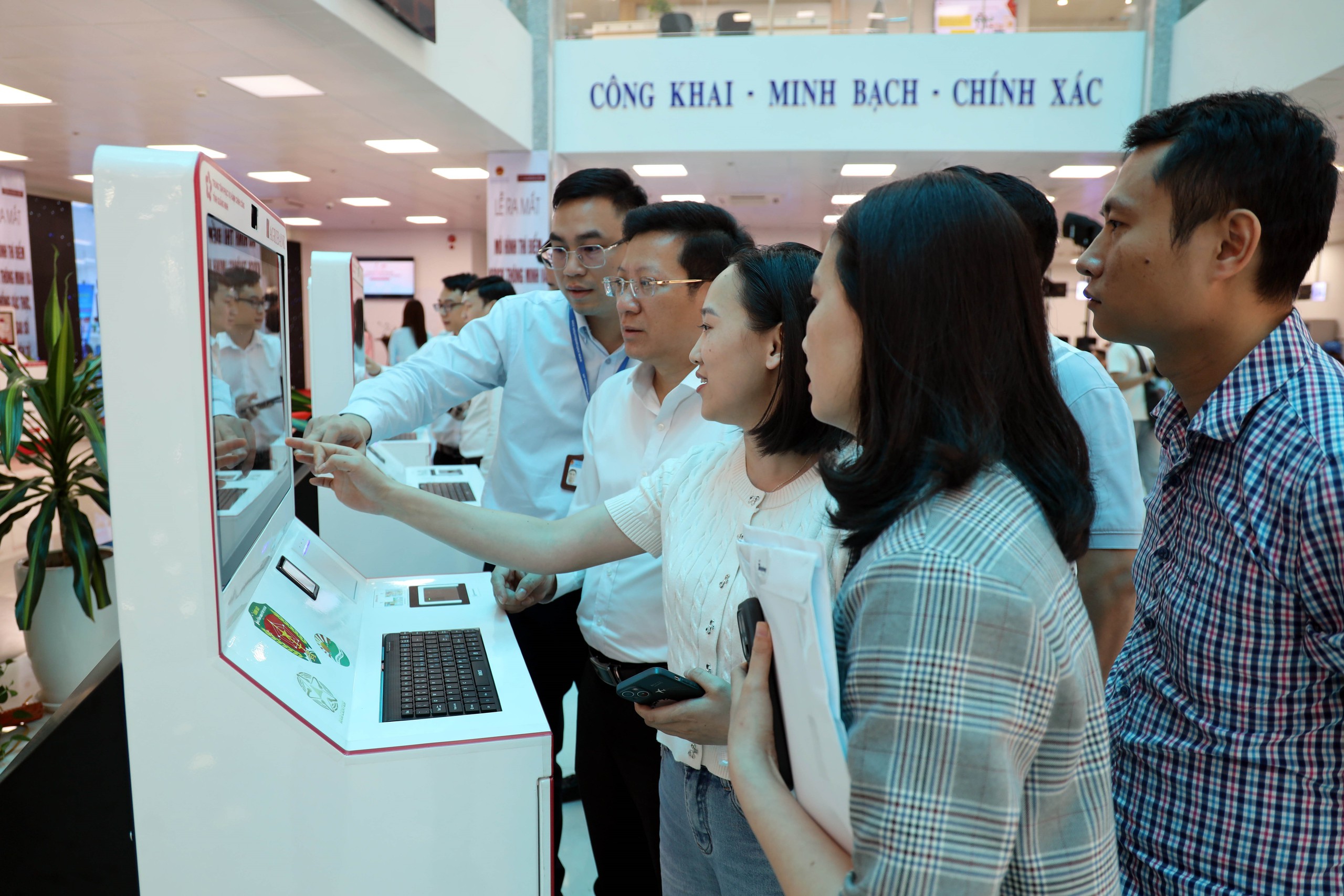 Mô hình Kiosk thông minh tại Quảng Ninh