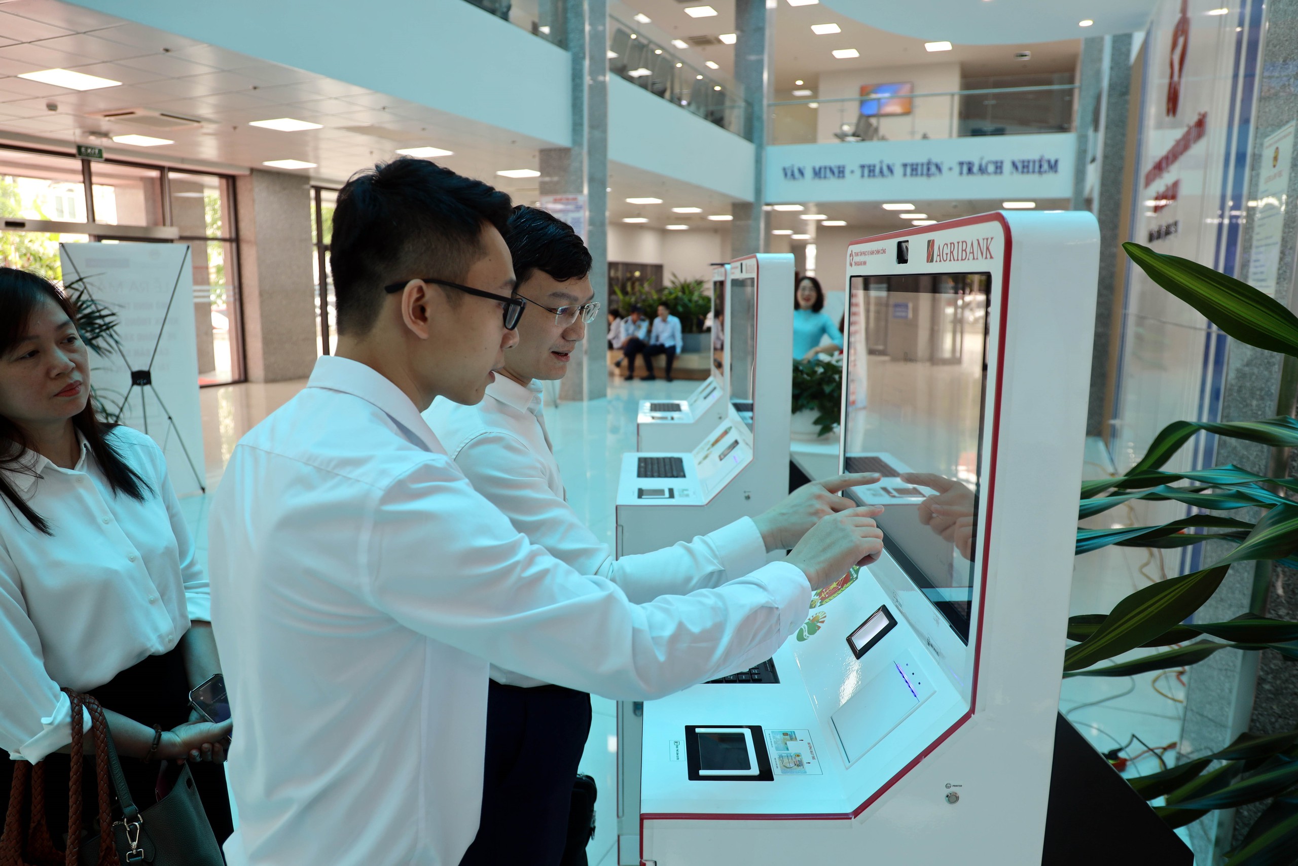Mô hình Kiosk thông minh tại Quảng Ninh