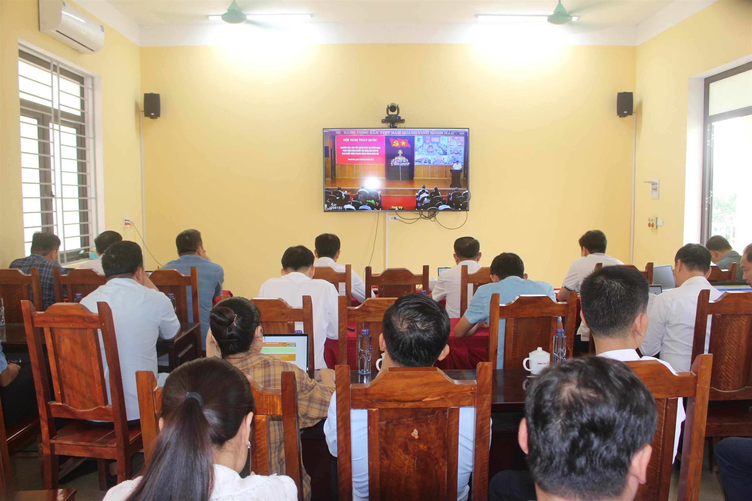 Xã Cổ Lũng tham dự Hội nghị toàn quốc quán triệt, triển khai Nghị quyết Trung ương 4 khóa XIV (ngày 16/10)