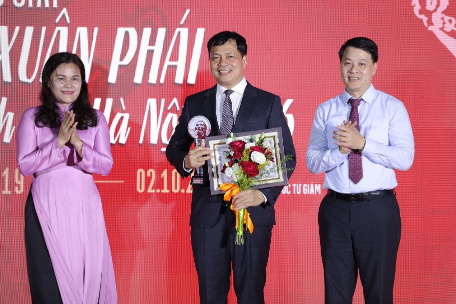 Giải thưởng Bùi Xuân Phái tiếp sức cho sứ mệnh bảo tồn di tích nghìn năm - Ảnh 1. Giải thưởng Bùi Xuân Phái tiếp sức cho sứ mệnh bảo tồn di tích nghìn năm - Ảnh 1.