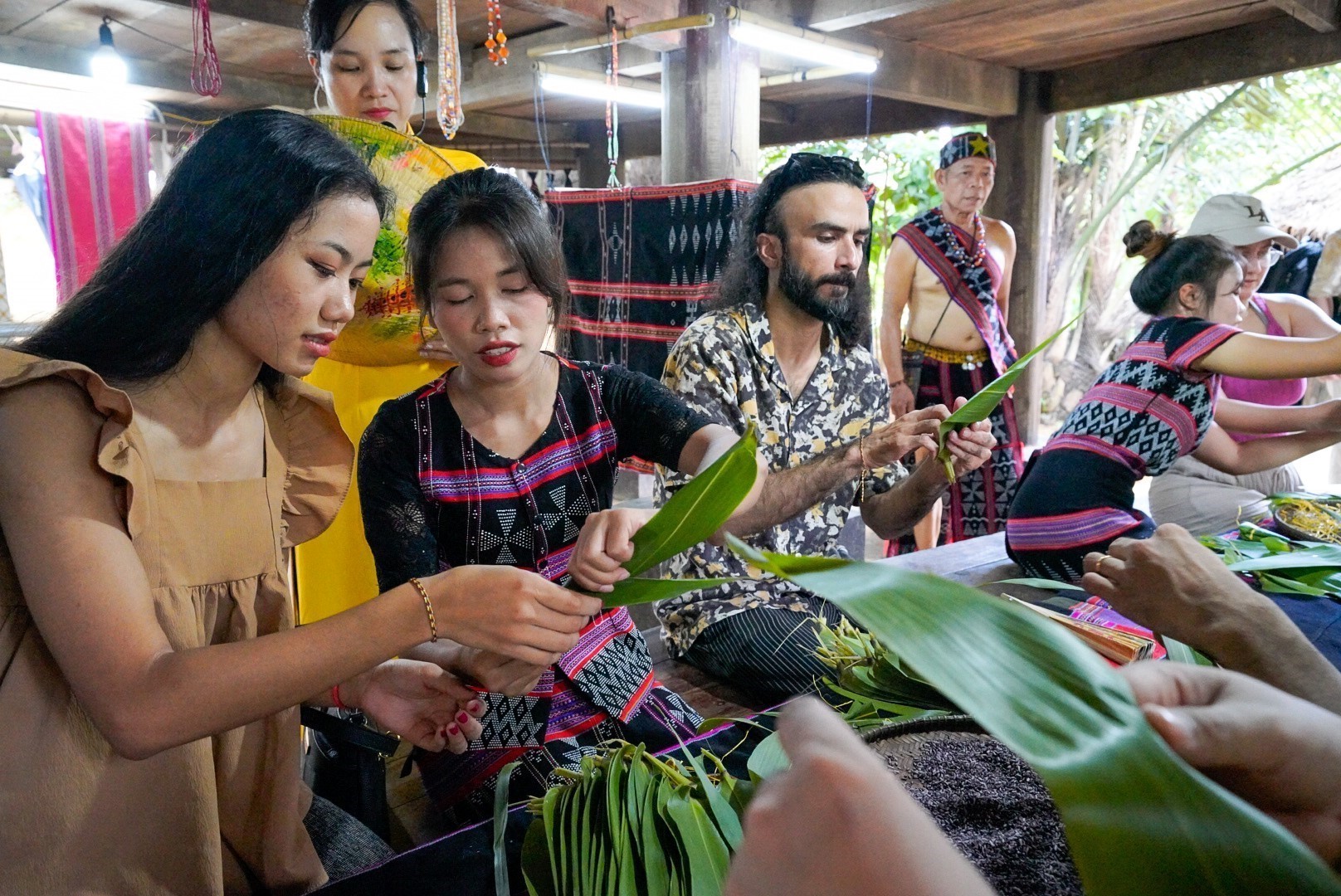Hình ảnh du lịch Việt Nam - ảnh 15/16