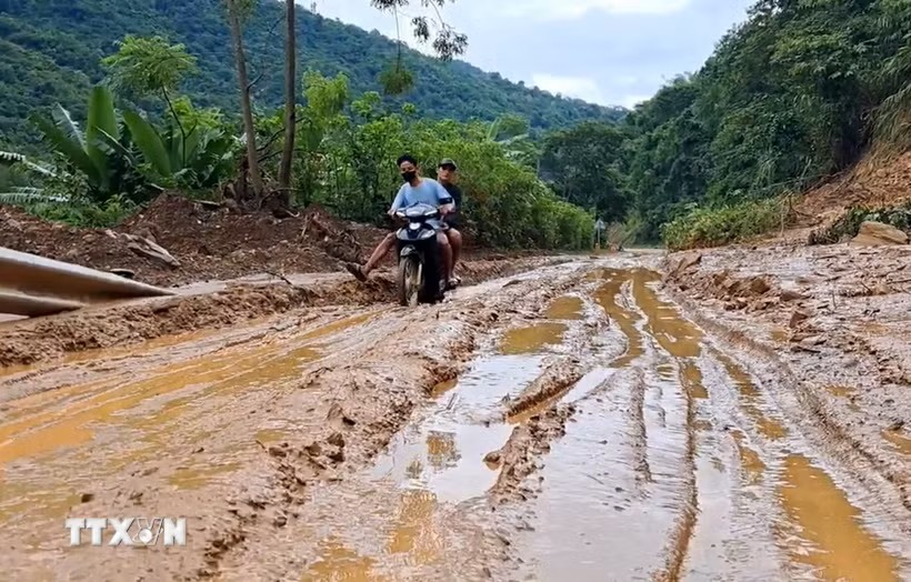 Đề phòng lũ quét, sạt lở đất ở 3 tỉnh, thành phố Trung Bộ và lũ trên các sông từ Quảng Trị đến Quảng Ngãi - Ảnh 1. Đề phòng lũ quét, sạt lở đất ở 3 tỉnh, thành phố Trung Bộ và lũ trên các sông từ Quảng Trị đến Quảng Ngãi - Ảnh 1.