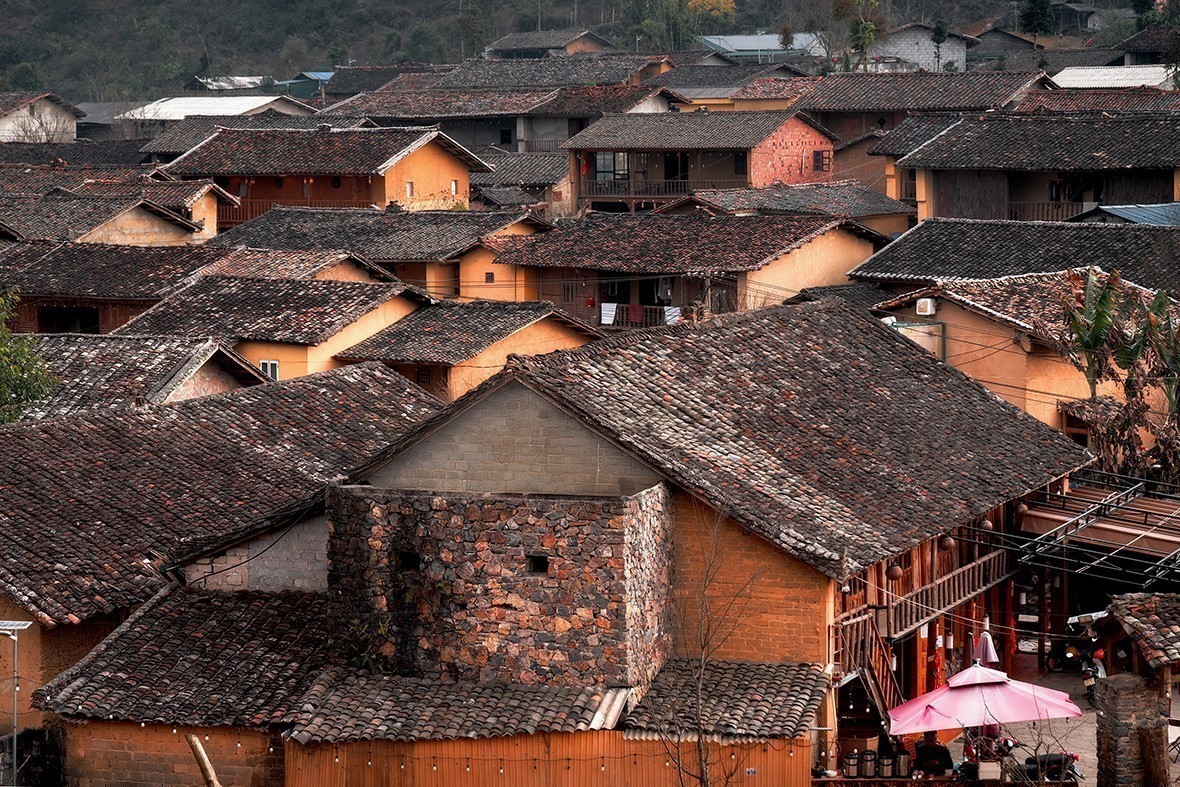 Mái ngói âm dương, đặc trưng nhà của người Lô Lô ở bản Lô Lô Chải. Ảnh: Khánh Hoà – TTXVN