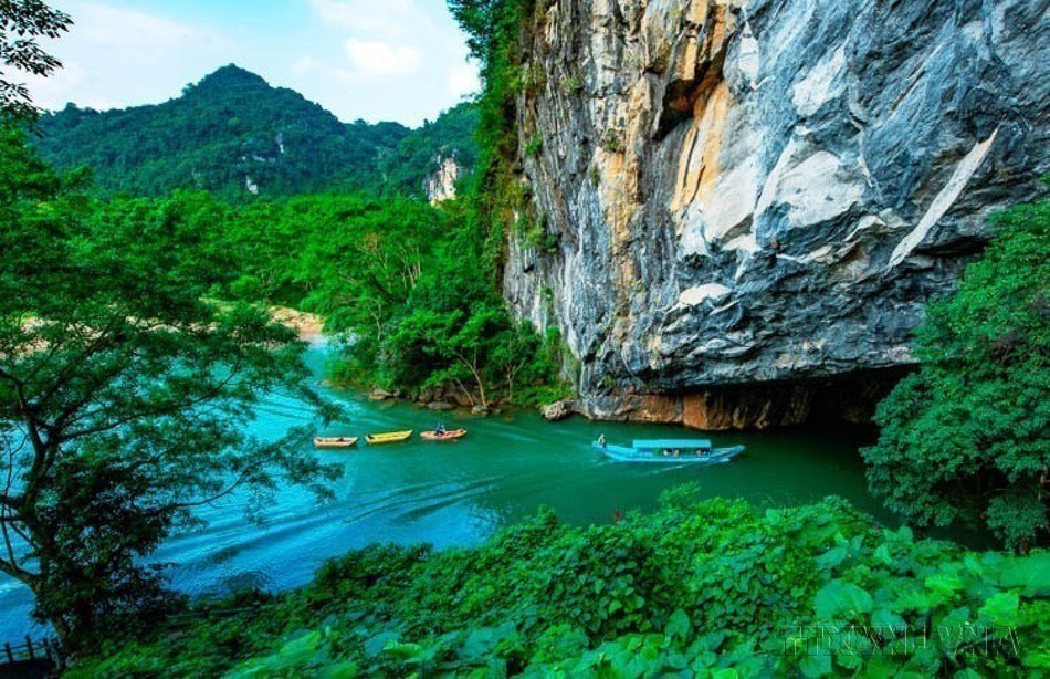 "Tuần Văn hóa - Du lịch Quảng Trị" năm 2026 mang chủ đề "Rực rỡ miền kỳ quan" - Ảnh 1. "Tuần Văn hóa - Du lịch Quảng Trị" năm 2026 mang chủ đề "Rực rỡ miền kỳ quan" - Ảnh 1.