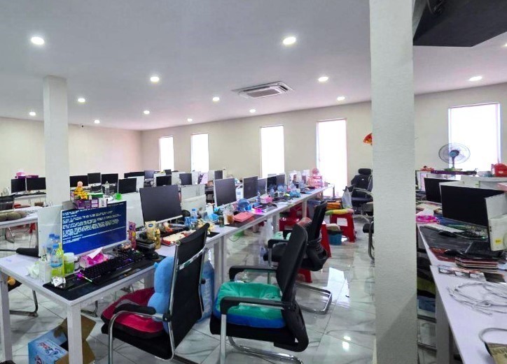 Campuchia mở chiến dịch quy mô truy quét tội phạm lừa đảo trực tuyến - Ảnh 1.