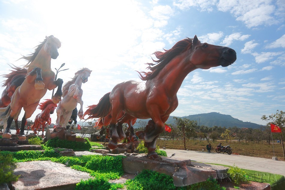 Hình tượng con ngựa - biểu trưng cho sự kiên cường, bền bỉ và tinh thần “mã đáo thành công” - Ảnh 2.