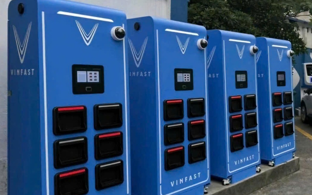 TP. Hồ Chí Minh công bố 52 vị trí lắp đặt tủ đổi pin xe máy điện trên vỉa hè