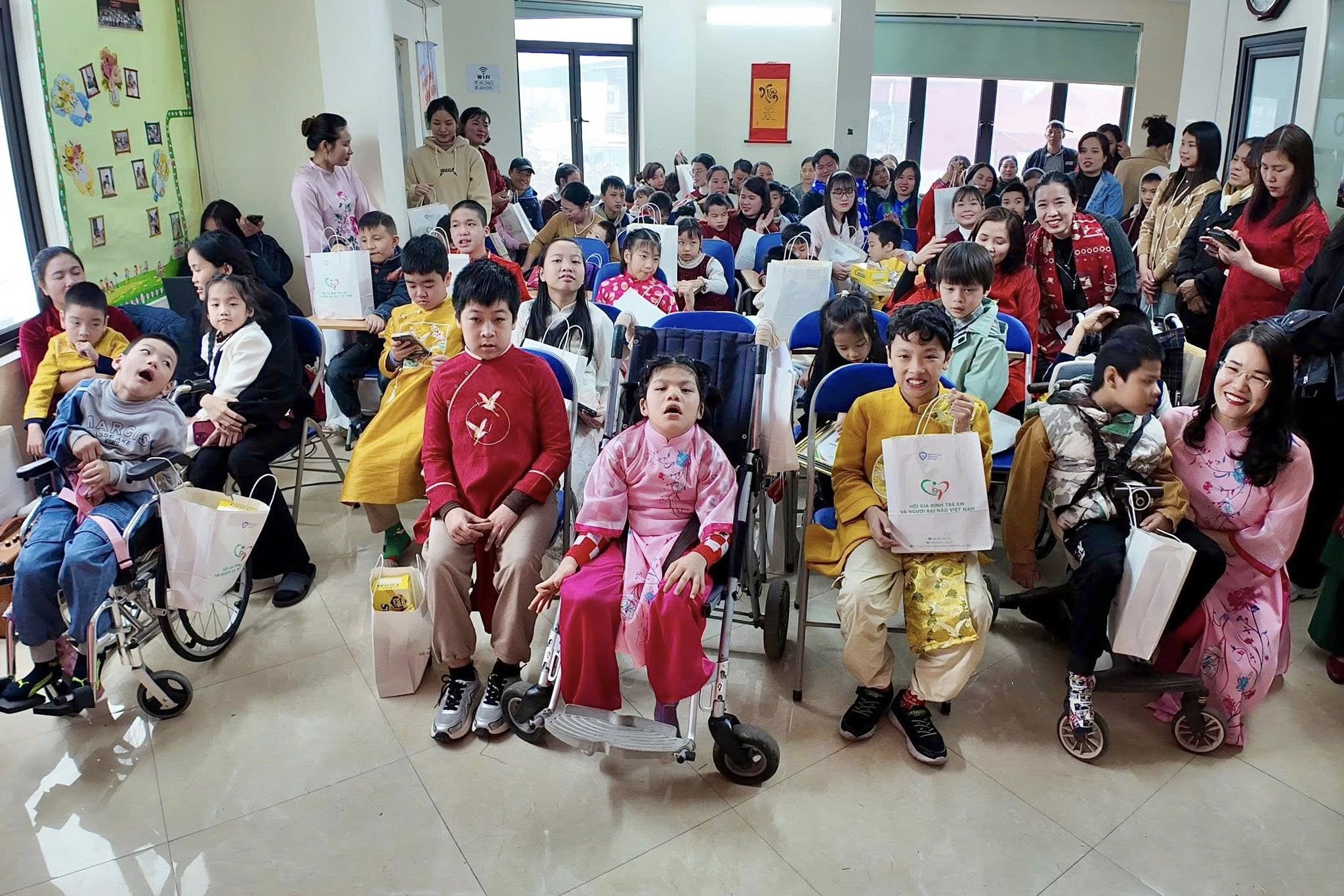 Mùa xuân yêu thương từ những giác quan đặc biệt - Ảnh 4.