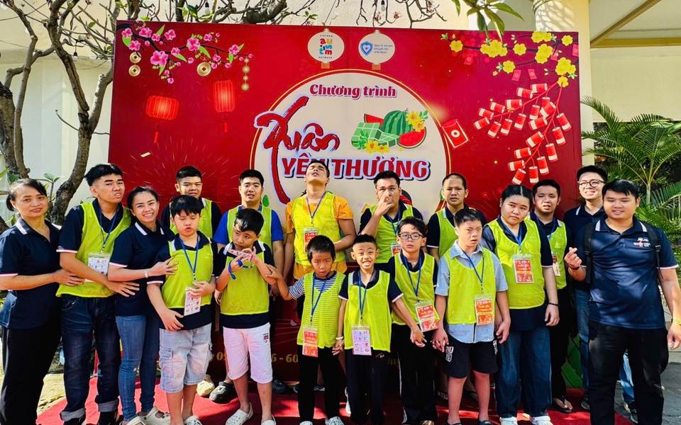 Mùa xuân yêu thương từ những giác quan đặc biệt