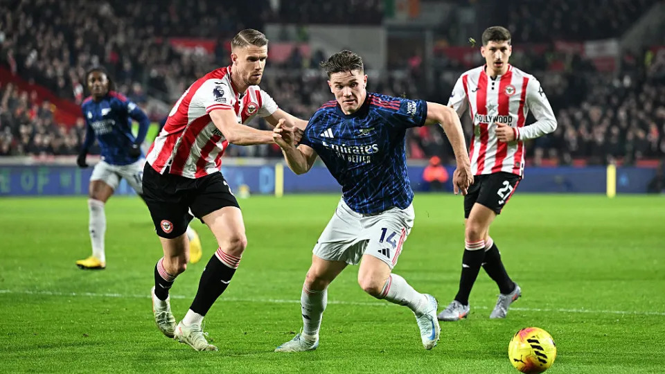 Mất điểm tiếc nuối, Arsenal không thể nới rộng khoảng cách với Man City - Ảnh 2.