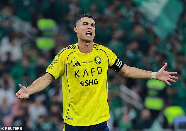 Cristiano Ronaldo chấm dứt 'đình công', trở lại đội hình Al Nassr - Ảnh 1.