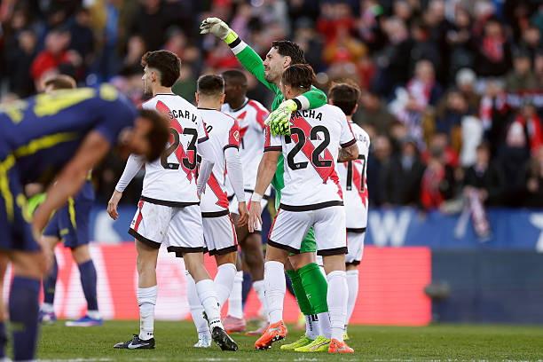 Atletico Madrid hết hi vọng vô địch La Liga sau thảm bại 0-3 trước Rayo Vallecano