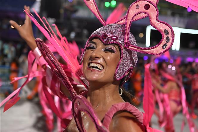 Brazil: Lễ hội Carnival ở Rio chính thức khai mạc - Ảnh 1. Brazil: Lễ hội Carnival ở Rio chính thức khai mạc - Ảnh 1.