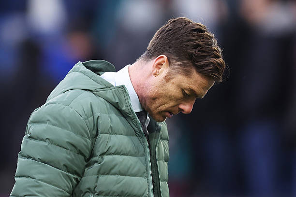 Sau Thomas Frank ở Tottenham, HLV Scott Parker đang đứng trước nguy cơ mất việc tại Burnley sau thất bại gây sốc trước Mansfield Town ở vòng bốn FA Cup. Sau Thomas Frank ở Tottenham, HLV Scott Parker đang đứng trước nguy cơ mất việc tại Burnley sau thất bại gây sốc trước Mansfield Town ở vòng bốn FA Cup.