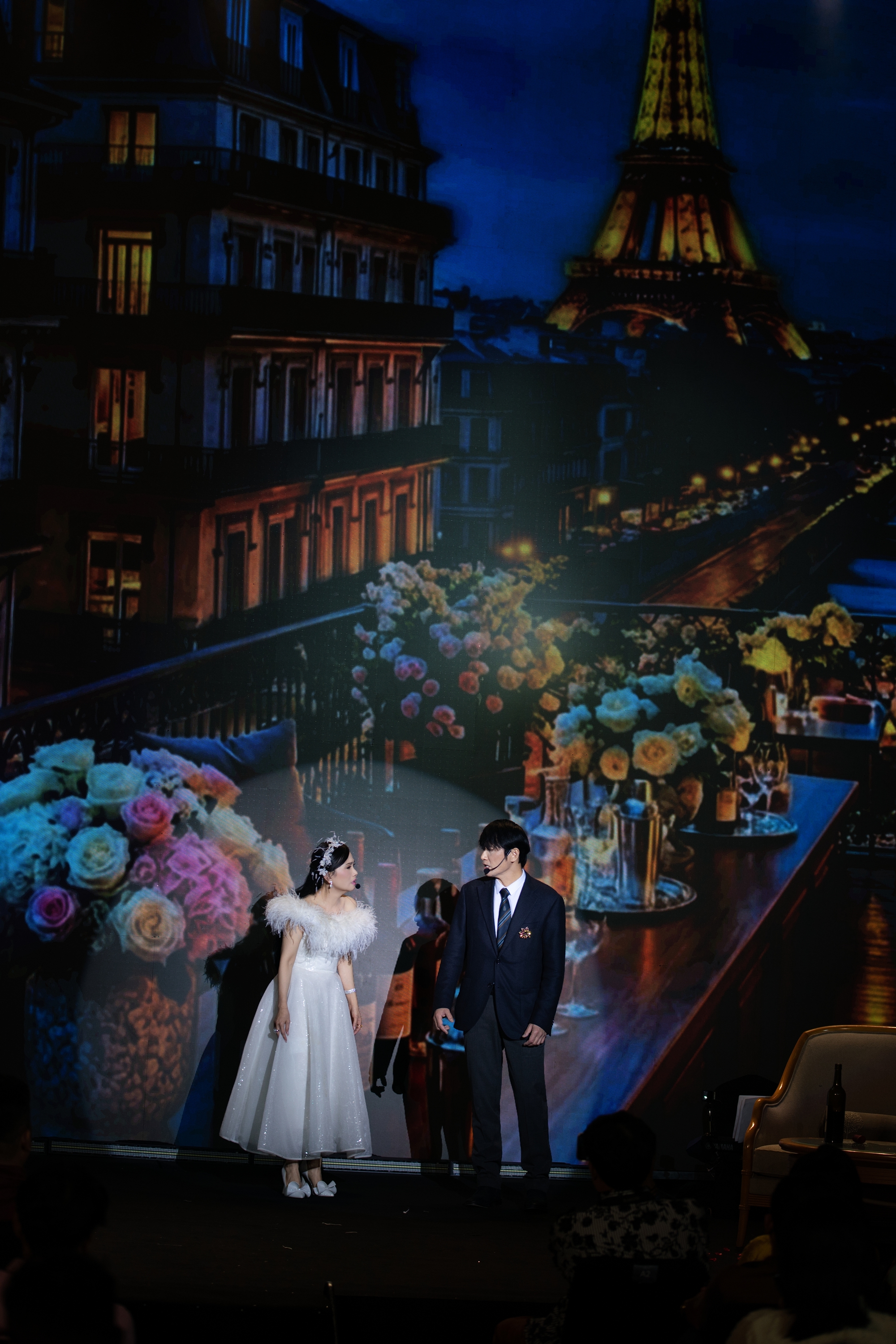 Đêm nhạc của Hà Phương: Nhạc kịch hòa quyện cùng giá trị nhân văn - Ảnh 3.