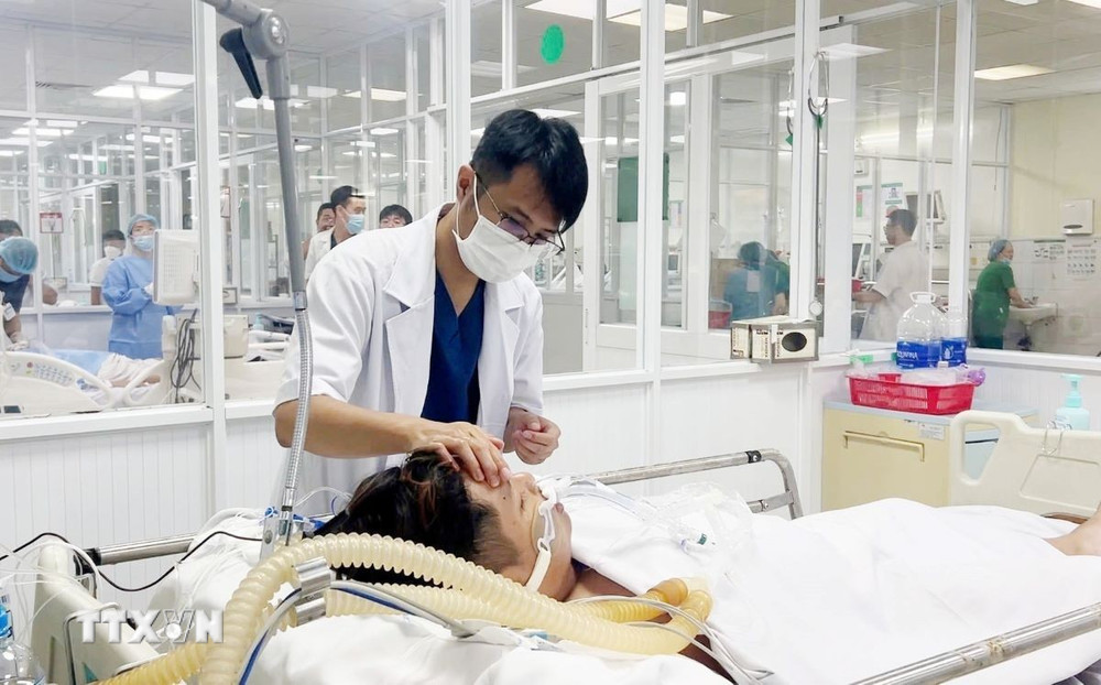 Không ghi nhận ổ dịch tập trung, số ca sốt xuất huyết và tay chân miệng tăng nhẹ - Ảnh 1.