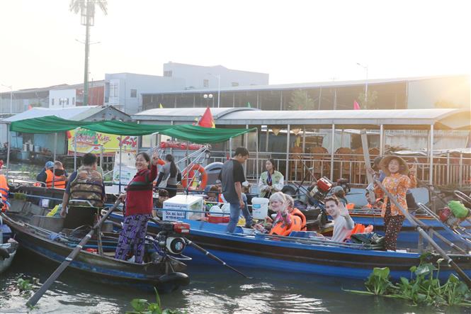 Tết Việt: Xu hướng 'đổi gió' lên ngôi - Ảnh 1.