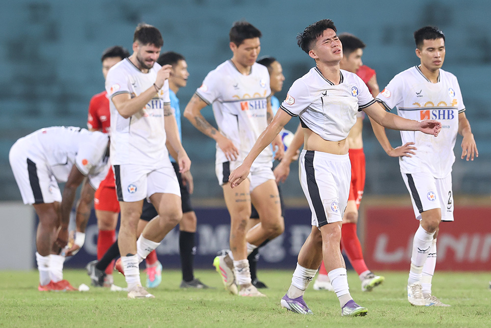 Khi nhóm cuối V-League chật chội - Ảnh 1.