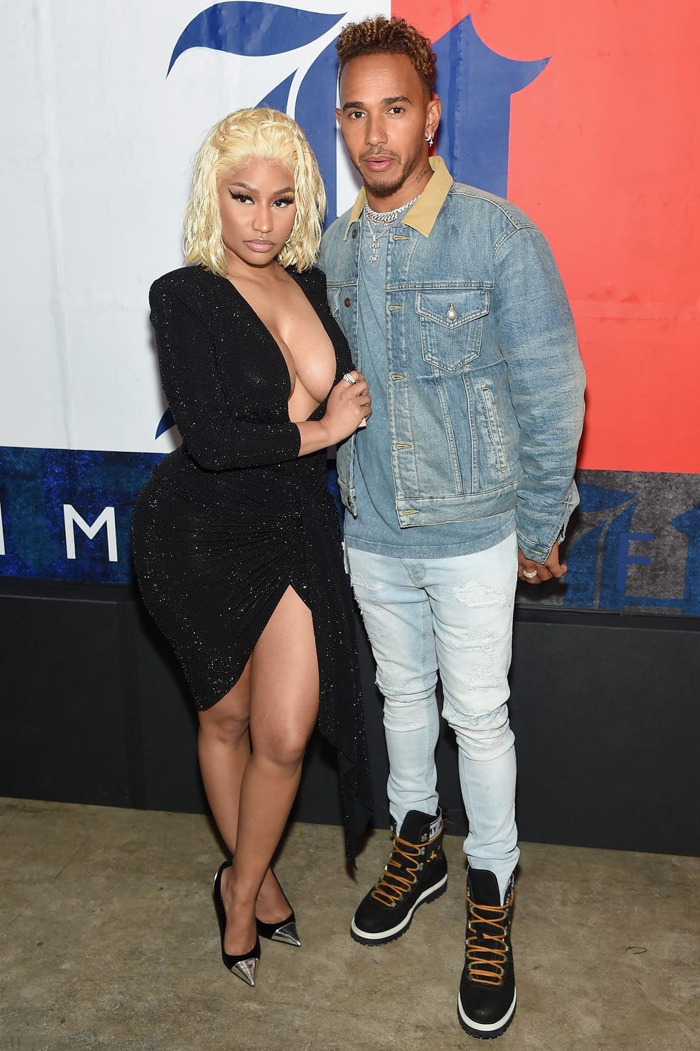 Kim Kardashian hẹn hò tay đua F1, loạt chi tiết về kỳ nghỉ lãng mạn gây xôn xao - Ảnh 7. Kim Kardashian hẹn hò tay đua F1, loạt chi tiết về kỳ nghỉ lãng mạn gây xôn xao - Ảnh 7.