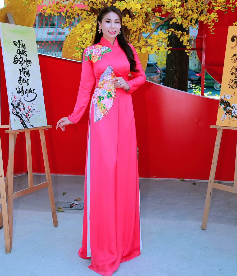 Nghệ sĩ TP.HCM đón Tết sớm tại phố ông đồ ở NVH Thanh Niên  - Ảnh 7.