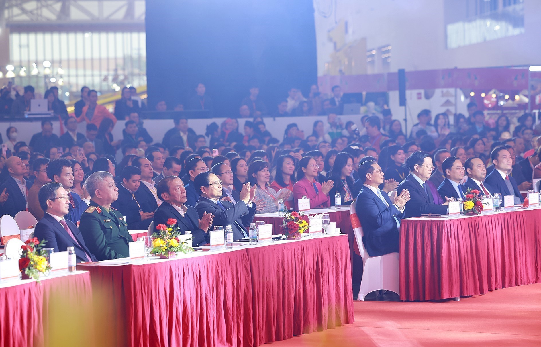 Thủ tướng dự Lễ khai mạc Hội chợ Mùa Xuân lần thứ nhất - năm 2026 - Ảnh 5.