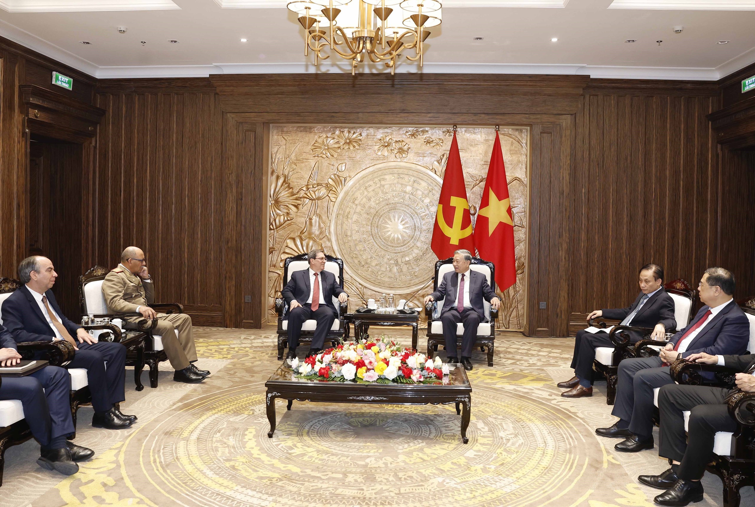 Tổng Bí thư Tô Lâm tiếp Đặc phái viên Đảng, Nhà nước Cuba, Ủy viên Bộ Chính trị, Bộ trưởng Ngoại giao Cuba - Ảnh 3.