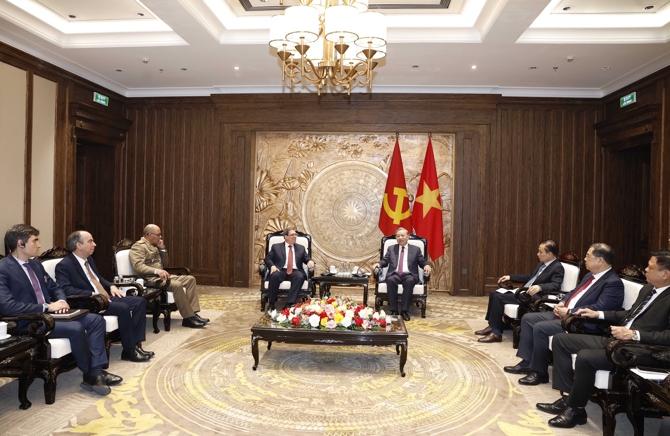 Tổng Bí thư Tô Lâm tiếp Đặc phái viên Đảng, Nhà nước Cuba, Ủy viên Bộ Chính trị, Bộ trưởng Ngoại giao Cuba - Ảnh 4.