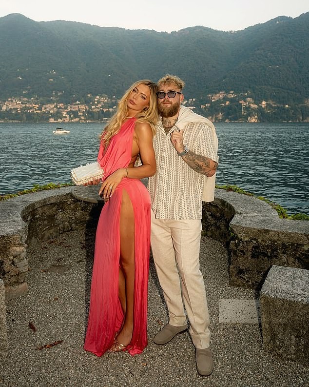 Tranh cãi nữ VĐV khoe áo ngực giá 1 triệu USD ở Olympic mùa Đông, IOC ra phán quyết - Ảnh 3. Tranh cãi nữ VĐV khoe áo ngực giá 1 triệu USD ở Olympic mùa Đông, IOC ra phán quyết - Ảnh 3.