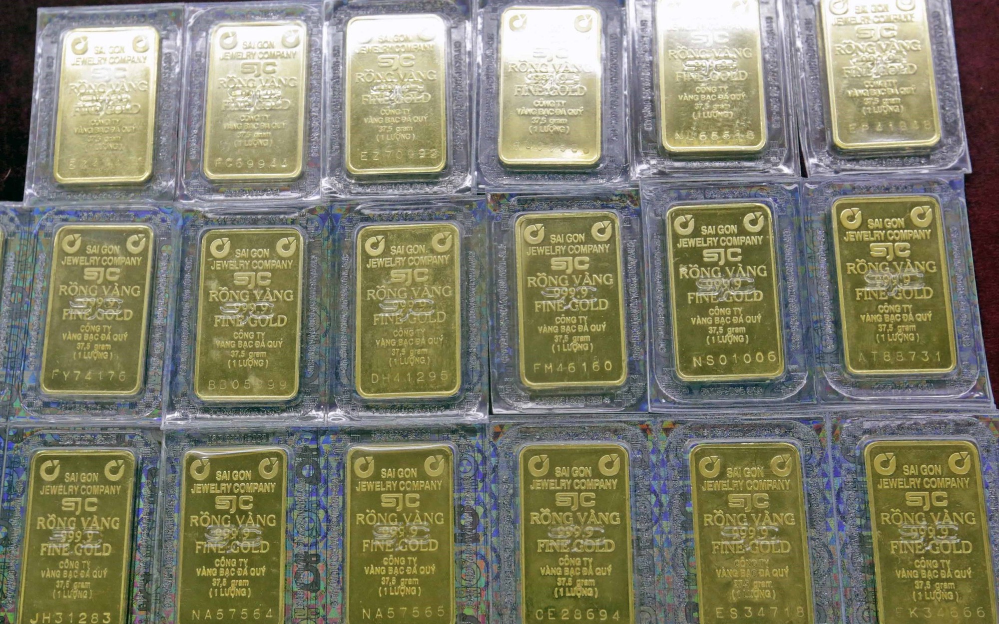 Giá vàng hướng tới tuần đi xuống dưới áp lực từ đồng USD