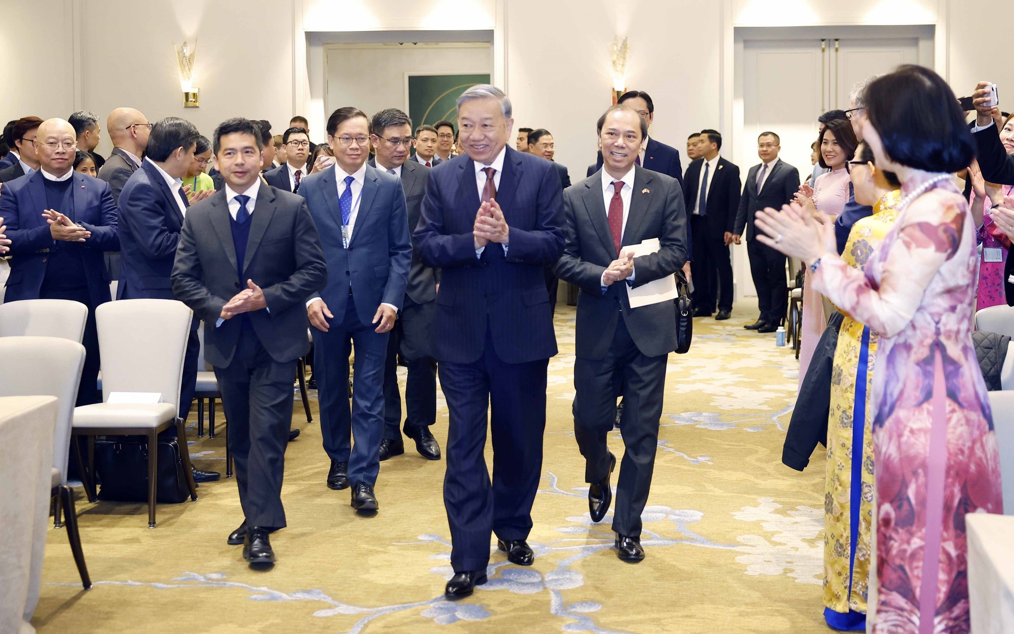 Tổng Bí thư Tô Lâm gặp gỡ bà con cộng đồng và các cơ quan đại diện Việt Nam tại Hoa Kỳ