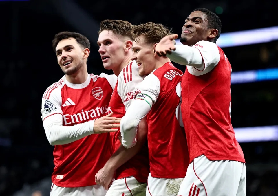 Eze và Gyokeres lập cú đúp, Arsenal thắng đậm Tottenham ở Premier League - Ảnh 4.