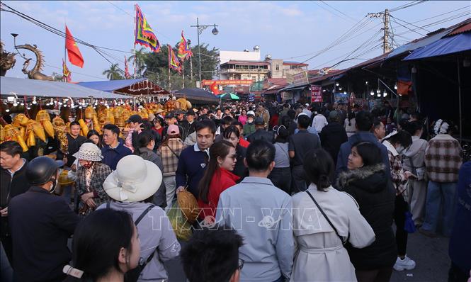 Chợ Viềng – phiên chợ độc đáo bậc nhất của vùng Đồng bằng Bắc Bộ - Ảnh 2.