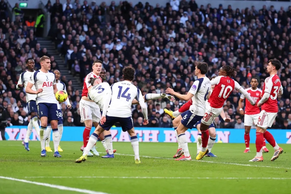Eze và Gyokeres lập cú đúp, Arsenal thắng đậm Tottenham ở Premier League - Ảnh 1.
