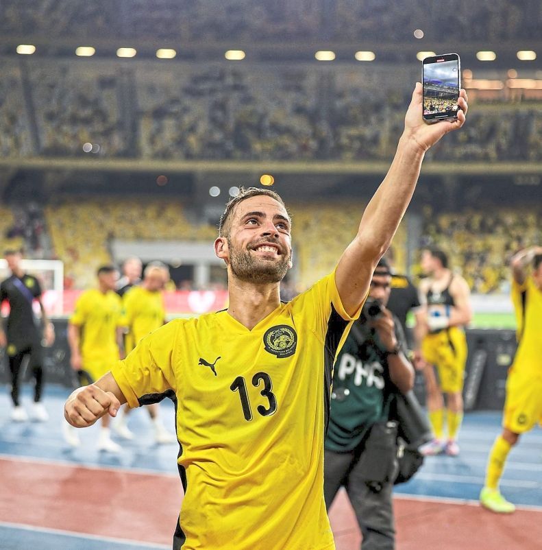 Cầu thủ nhập tịch Malaysia 'nín thở' chờ phán quyết từ CAS - Ảnh 1.