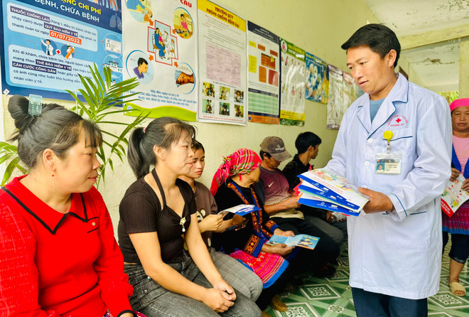 Ngày Thầy thuốc Việt Nam 27/2: Hướng tới tầm nhìn toàn diện trong chăm sóc sức khỏe bà mẹ, trẻ em - Ảnh 2. Ngày Thầy thuốc Việt Nam 27/2: Hướng tới tầm nhìn toàn diện trong chăm sóc sức khỏe bà mẹ, trẻ em - Ảnh 2.