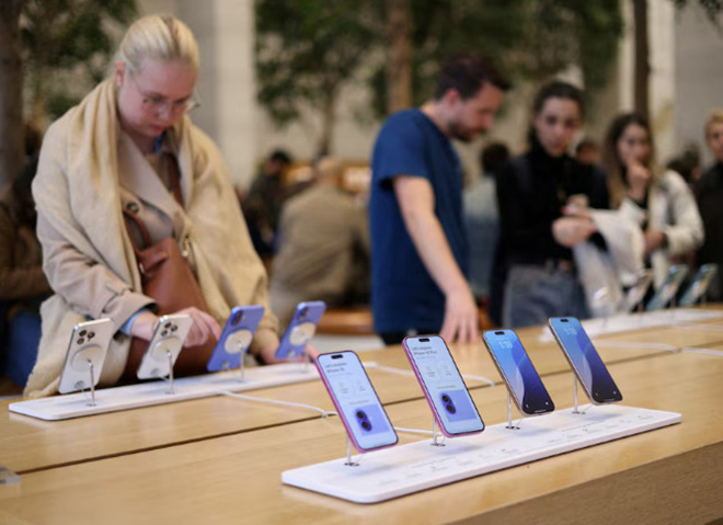 Thị trường smartphone trước cú sốc mang tính "sóng thần" - Ảnh 1. Thị trường smartphone trước cú sốc mang tính "sóng thần" - Ảnh 1.