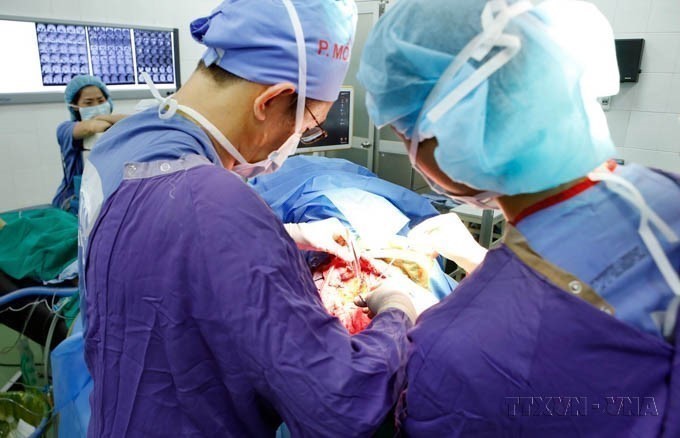 Ngày Thầy thuốc Việt Nam 27/2: Giữ vững tinh thần trách nhiệm, tận tụy vì sức khỏe nhân dân - Ảnh 4.