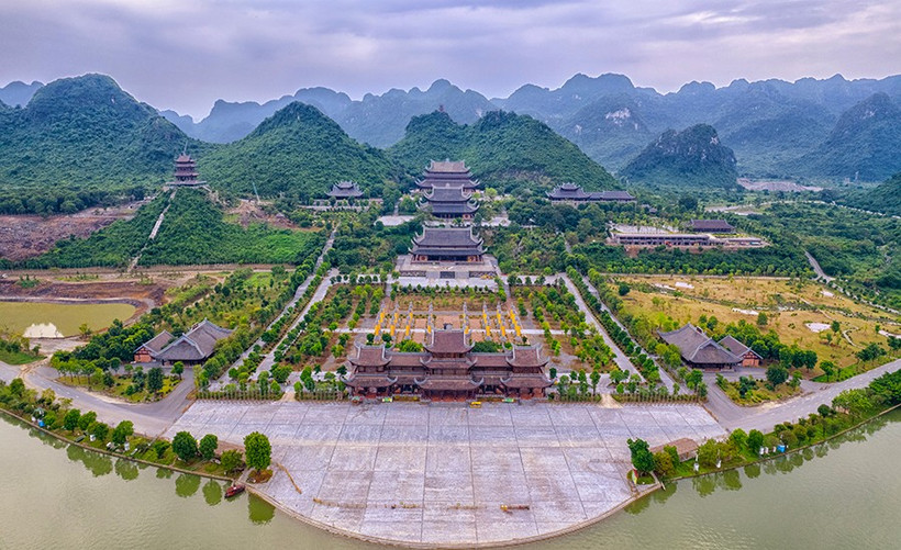 Ninh Bình đón nhận danh hiệu Di tích Quốc gia đặc biệt cho quần thể danh thắng Tam Chúc - Ảnh 1.