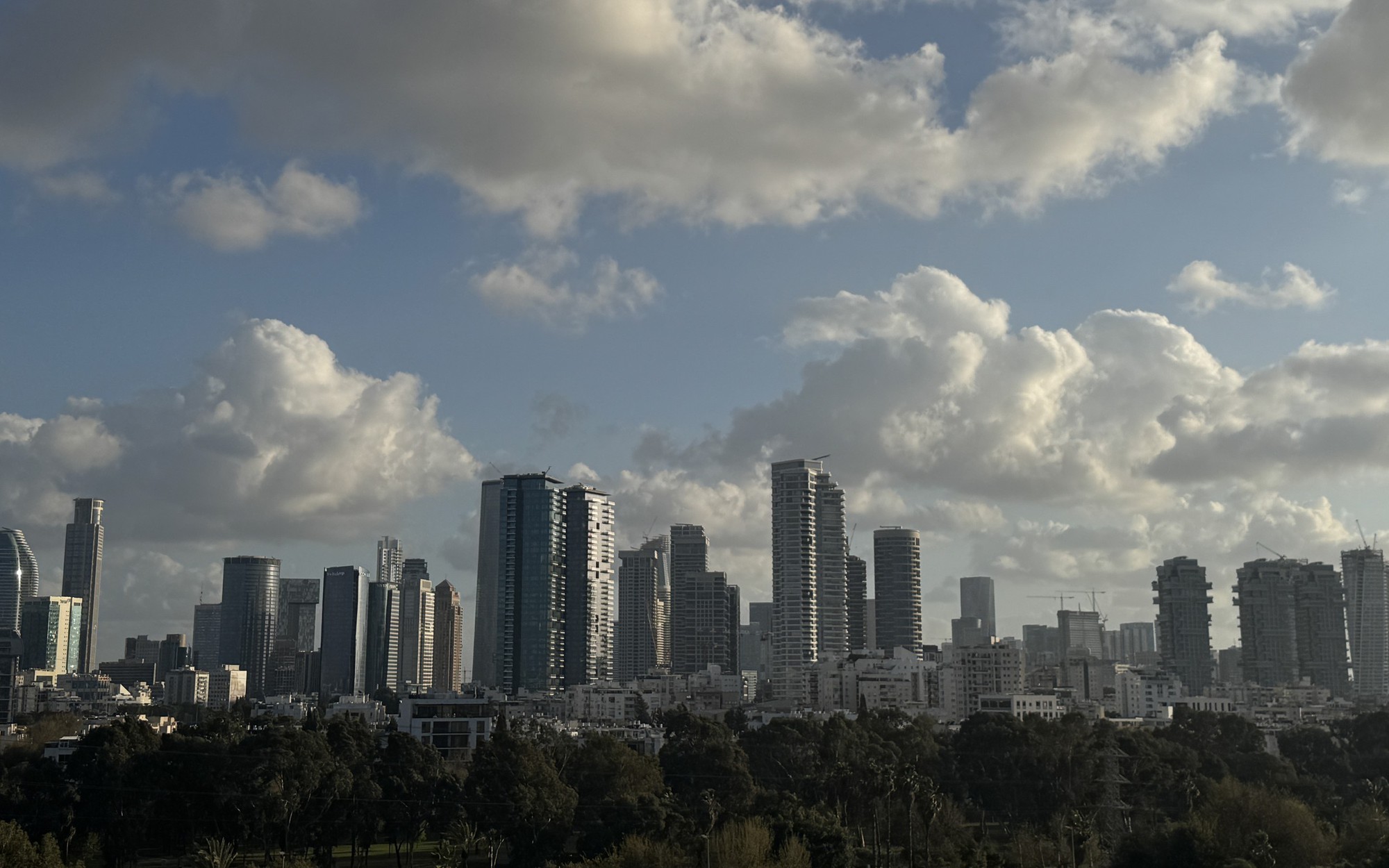 Iran tấn công các căn cứ quân sự Mỹ trong khu vực