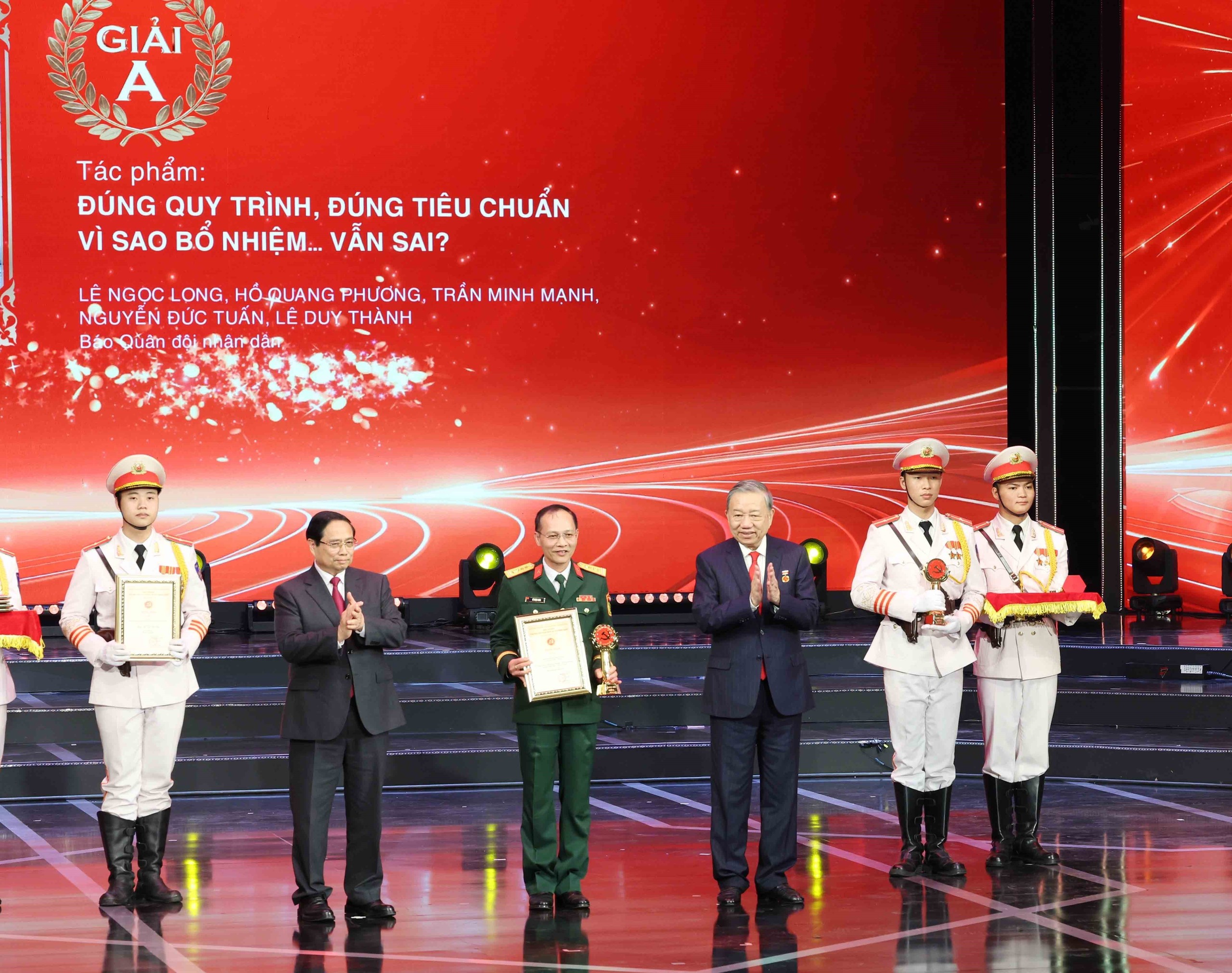 Tổng Bí thư Tô Lâm dự Lễ tuyên dương Bí thư chi bộ xuất sắc và trao giải Búa liềm vàng - Ảnh 13.