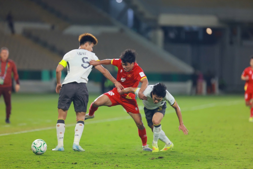 Thủ môn Li Hao của U23 Trung Quốc nhận quyết định đặc biệt, khó tái đấu U23 Việt Nam vào tháng sau - Ảnh 2.