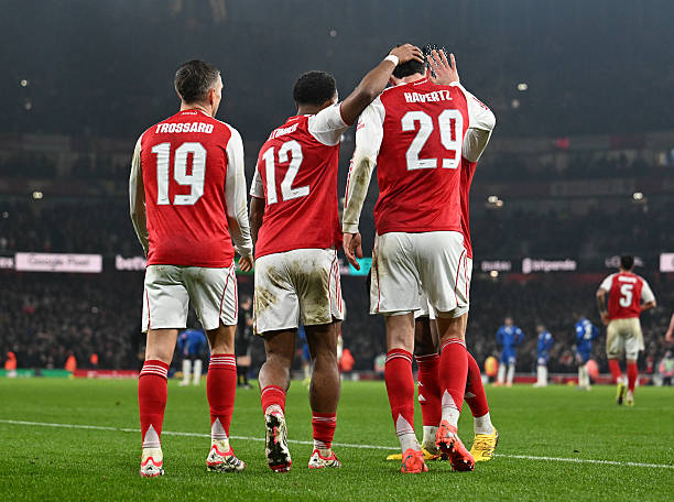 Arsenal đánh bại Chelsea để giành quyền vào chung kết cúp Liên đoàn