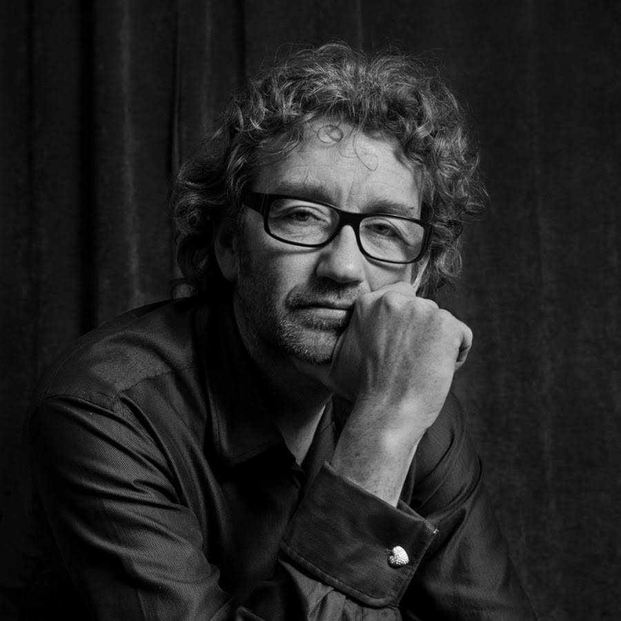 Hamish Hamilton – Bậc thầy sân khấu thế giới sẽ biến show của BTS thành lịch sử tại Gwanghwamun - Ảnh 1. Hamish Hamilton – Bậc thầy sân khấu thế giới sẽ biến show của BTS thành lịch sử tại Gwanghwamun - Ảnh 1.