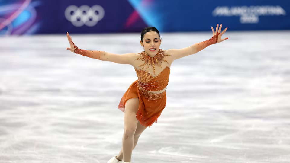 Mải thi đấu ở Olympic mùa Đông 2026, nữ sinh đại học nộp trễ bài tập về nhà - Ảnh 1.