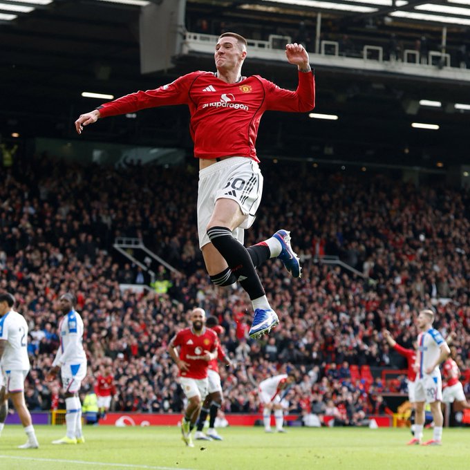 MU ngược dòng nghẹt thở, chính thức lọt top 3 sau màn bùng nổ cuối trận - Ảnh 3.