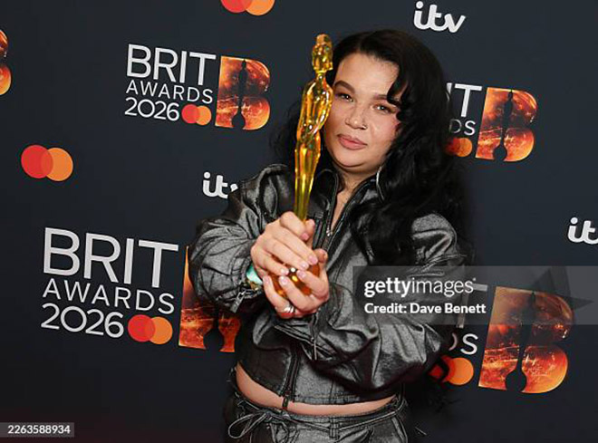 Giải Âm nhạc BRIT 2026: Olivia Dean thắng đậm với 4 giải thưởng, Rosé Blackpink làm nên lịch sử cho K-pop - Ảnh 4. Giải Âm nhạc BRIT 2026: Olivia Dean thắng đậm với 4 giải thưởng, Rosé Blackpink làm nên lịch sử cho K-pop - Ảnh 4.