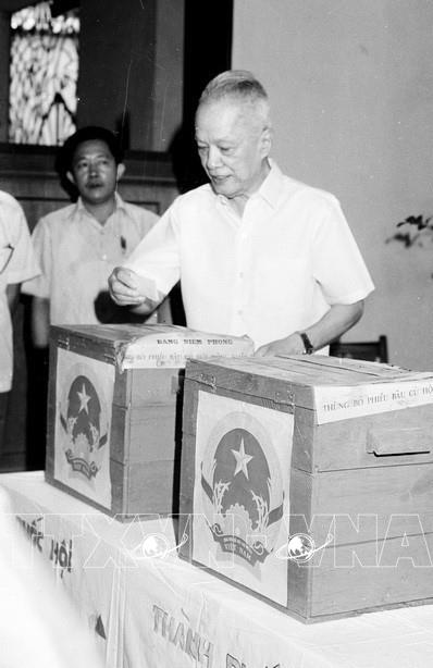 Bầu cử Quốc hội và HĐND: Cuộc bầu cử Quốc hội khóa VIII và Dấu ấn nhiệm kỳ (1987-1992) - Ảnh 2.
