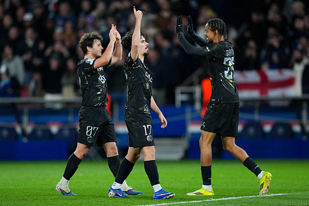 Paris Saint-Germain đã tạo ra một đêm bùng nổ tại Parc des Princes khi đánh bại Chelsea với tỷ số 5-2 trong trận lượt đi vòng 1/8 UEFA Champions League.